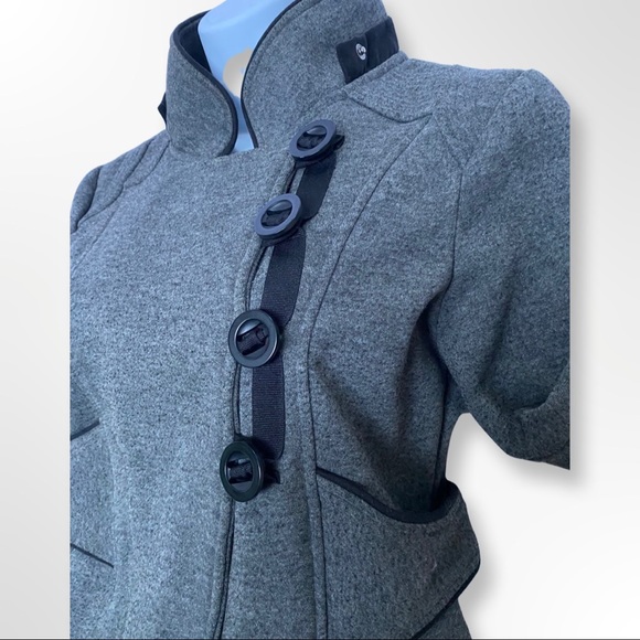 Three Stones Coat: Futuristic Cropped with Mao Collar, Detachable Neck, Buttons - Picture 8 of 16